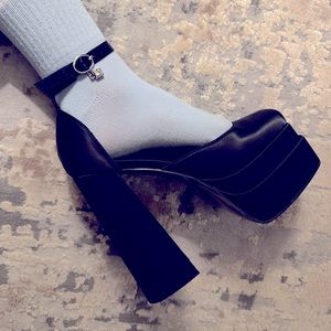 Wet Kiss Platform Bratz-Style Heel